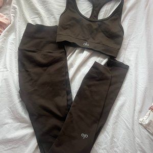 SEAMLESS RIBBED BRA and  LEGGINGS - ESPRESSO  Alo yoga